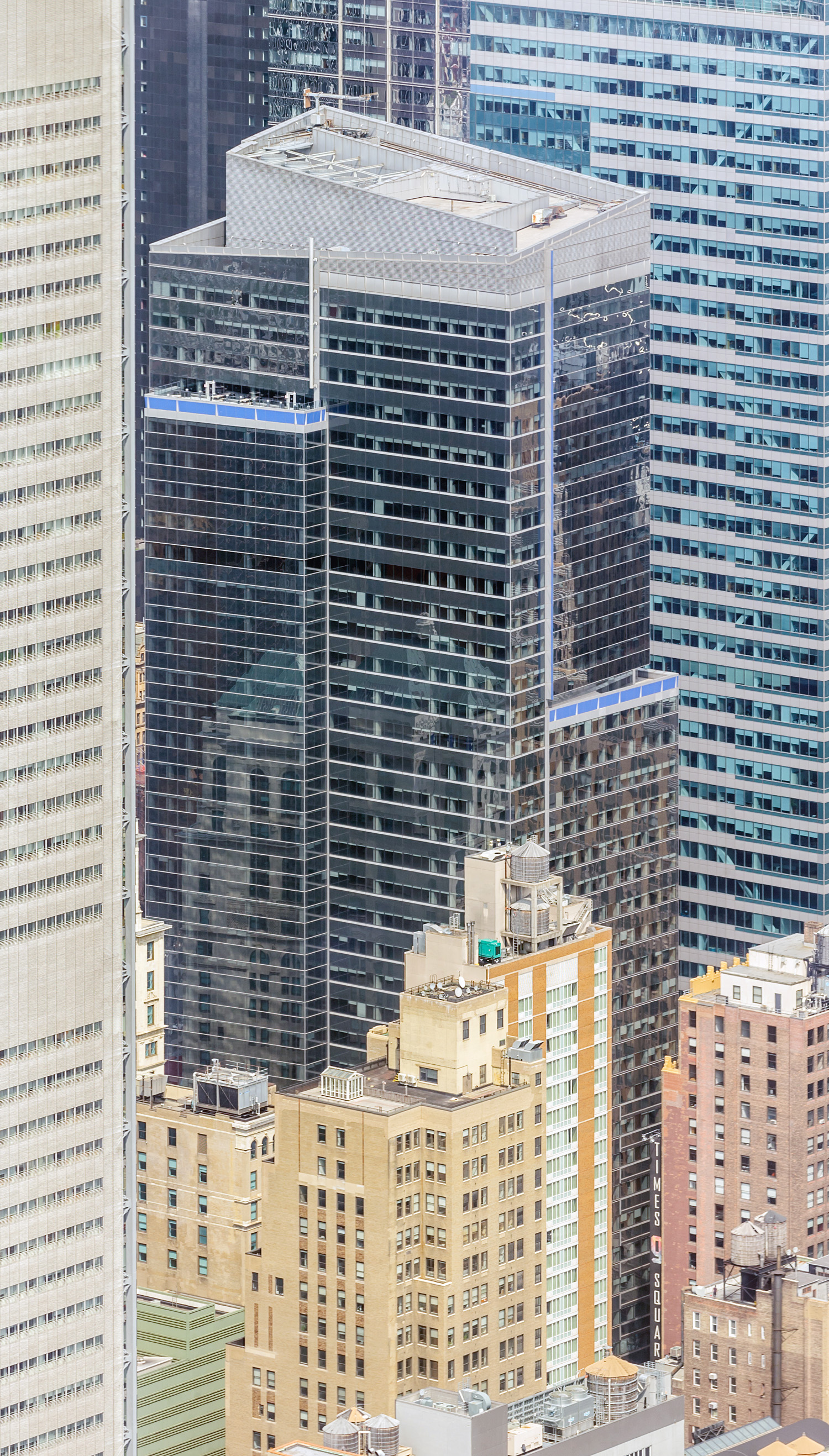Ernst & Young Tower, New York City - View from The Edge. © Mathias Beinling